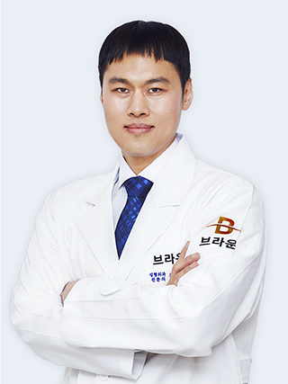 Viện trưởng Kim Seung Min